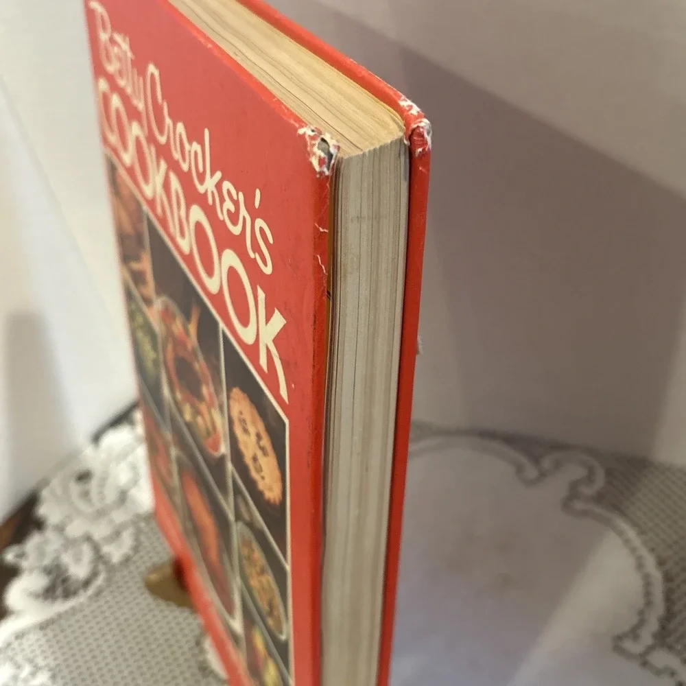 Betty Crocker's Cookbook New And Revised Edition 1980 Including Microwave Recipe